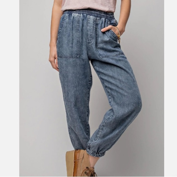 easel Pants - Easel Blue Denim Joggers NWOT 20$ FIRM💥
